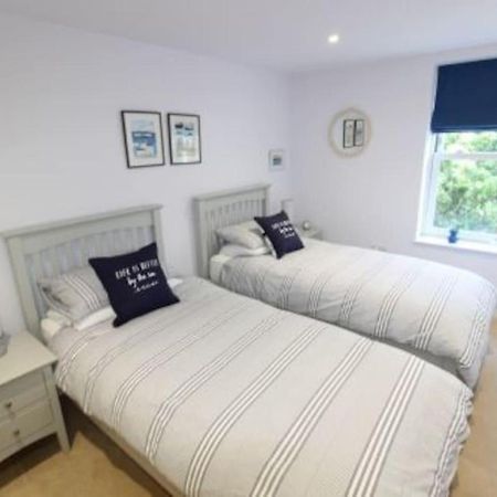 Middle Chine - 2 Bedroom Holiday Home Bournemouth Luaran gambar
